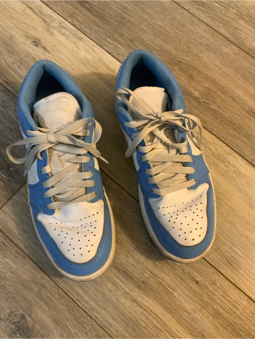 Jordan Kids Low-Top Sneakers in White and Light Blue